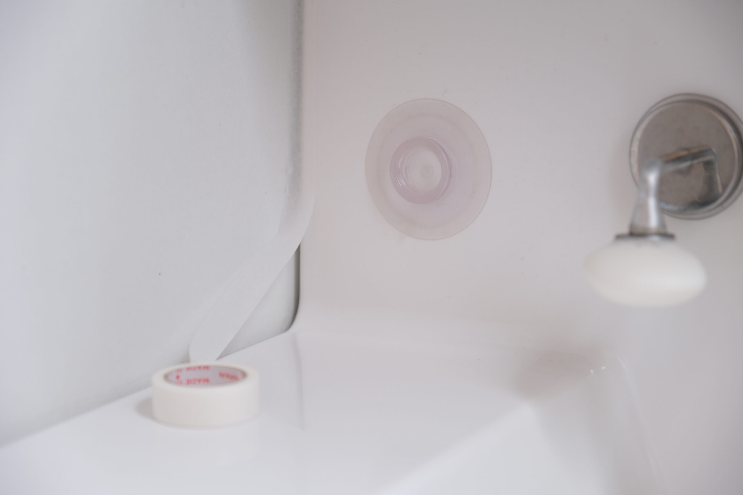 洗面台の気になる隙間の汚れ防止に！ダイソーのカビ汚れ防止マスキングテープでカビ＆ホコリを予防