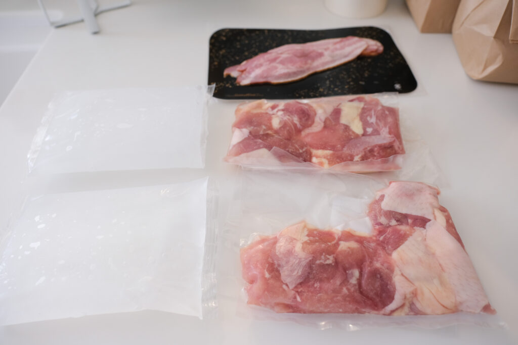 お肉と保冷剤