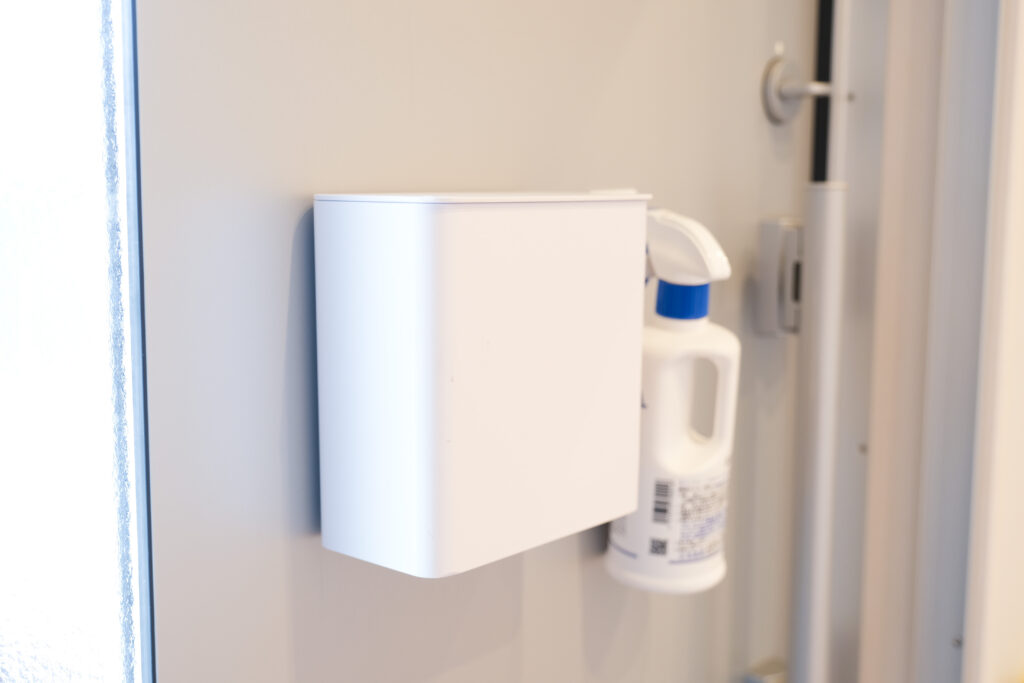 Towerマグネット洗濯洗剤ボールストッカー_玄関