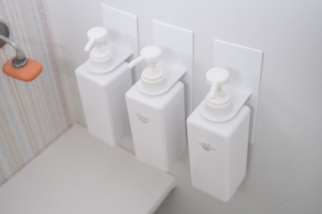 tower マグネットバスルームディスペンサーホルダー